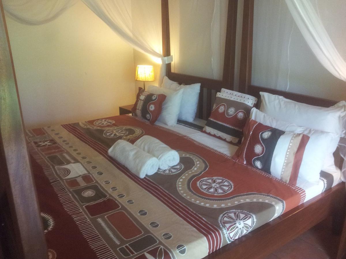 Airport Guesthouse Entebbe Exterior foto